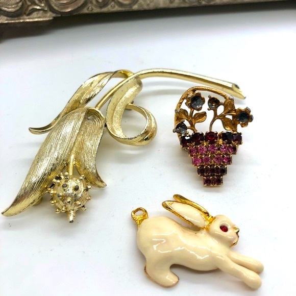 Vintage Rabbit Pendant Charm Rhinestone Brooch lot - Picture 3 of 8